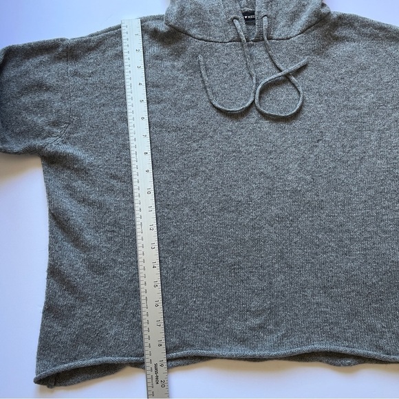 Brandy  Melville Giovanna Wool Hoodie Crop Sweater Gray Pullover Knit One Size - Picture 8 of 15